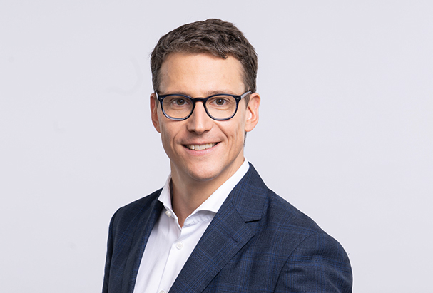 Dr. Peter Robejsek